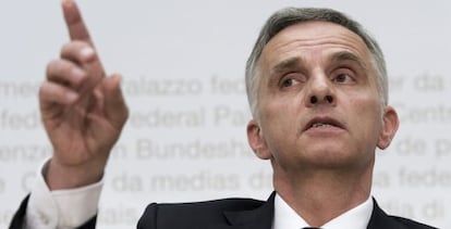 El presidente Federal de Suiza, Didier Burkhalter y titular de Exteriores durante una rueda de prensa celebrada en Berna,