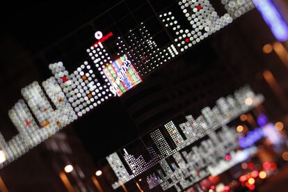 La Gran Vía, con sus luces típicas de gran ciudad.