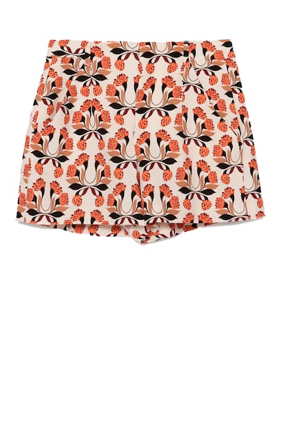 Shorts con estampado psicodélico de Zara (29,95 euros).