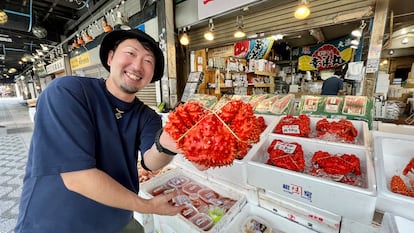 Uno de los puestos del mercado de pescado Nijo, en Sapporo.
