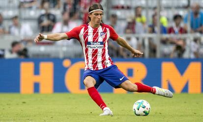 Filipe Luis durante el partido ante el Nápoles de la Audi Cup.