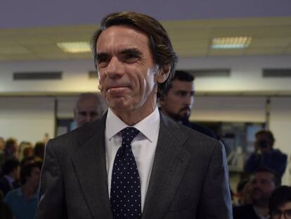 El expresidente del Gobierno José María Aznar llega a la Universidad Francisco de Victoria para dar una charla sobre liderazgo.