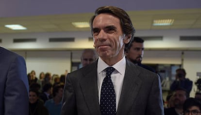 El expresidente del Gobierno José María Aznar llega a la Universidad Francisco de Victoria para dar una charla sobre liderazgo.