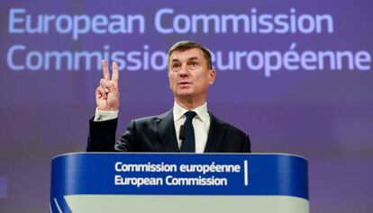 El comisario europeo de Mercado Digital, Andrus Ansip, en una rueda de prensa este viernes.