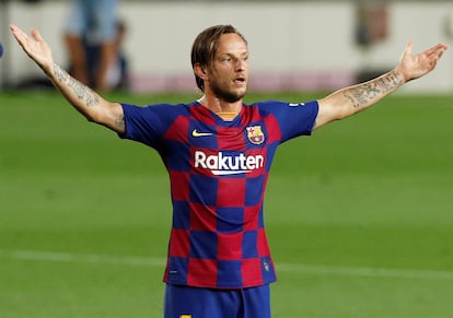 Rakitic, durante el encuentro ante Osasuna.