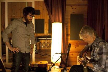 El productor Refree (izquierda) y Lee Ranaldo.