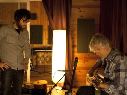 El productor Refree (izquierda) y Lee Ranaldo.