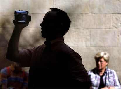 El turista con su videocámara.