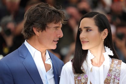 Tom Cruise y Jennifer Connelly posan durante una sesión fotográfica de promoción de la película 'Top Gun: Maverick', el día 18 en Cannes. Para Thierry Frémaux, el delegado general del festival, Cannes es un compendio del cine de todo el mundo, desde el de Hollywood al más minoritario, y Cruise debe estar aquí. “Es el mayor talento que defiende las películas en salas y representa el cine contemporáneo”.