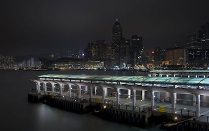 La ciudad de Hong Kong apagada.