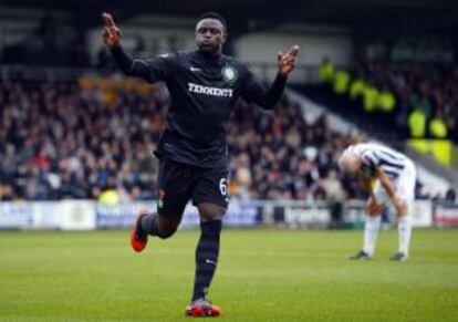 Wanyama celebra uno de sus goles al St. Mirren.