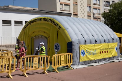 Vecinos de Ripollet (Barcelona) se someten a pruebas PCR por el brote de Coronavirus.