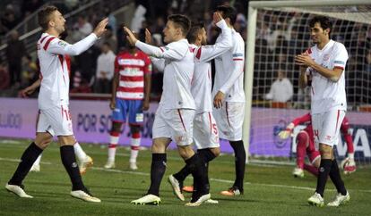 Deulofeu y Gameiro, los autores de los goles del Sevilla. 