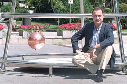 Agustín Sánchez Lavega, en el Palacio de Congresos (Madrid) durante el centenario de las sociedades españolas de Física y de Química.