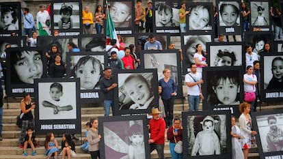 Protesta por el séptimo aniversario del incendio en la guardería ABC en Ciudad de México, en junio 2016.