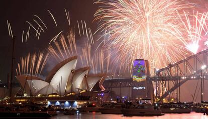 Queima de fogos na icônica Opera House, em Sydney, na Austrália.