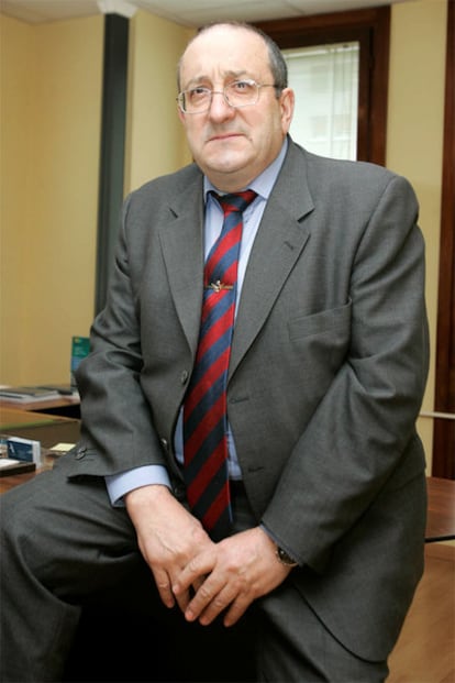 Juan José Azurmendi, presidente de SEA, en la sede de la patronal alavesa en Vitoria, en 2008.