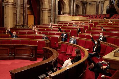 Diputados en el Parlament durante una sesión de control