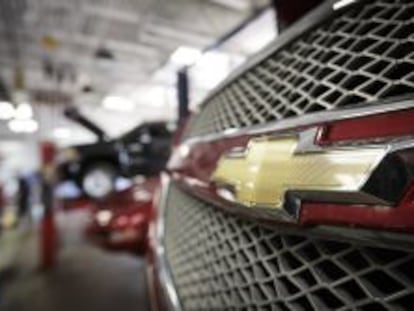 Un Chevrolet en una tienda, tras una llamada de General Motors &ndash;el grupo que los fabrica&ndash; para su revisi&oacute;n. 