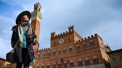 Mariel Galán en la Piazza del Campo de Siena.