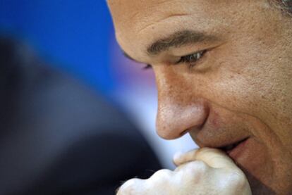 Luis García Plaza, during his farewell press conference at Levante.