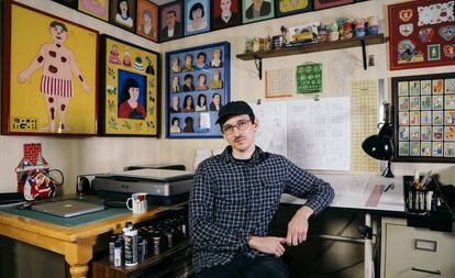 Nick Drnaso, autor de 'Sabrina', en su estudio en Chicago.