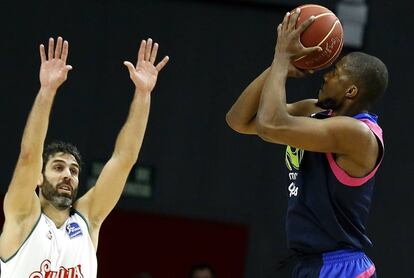 Partido entre Estudiantes y Baloncesto Sevilla en diciembre de 2015.