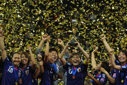 Las jugadoras japonesas celebran su triunfo en el Mundial.