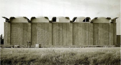 El polideportivo de la Alhóndiga, en una imagen de 2004.