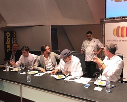EL JURADO ATIENDE LAS EXPLICACIONES DE ROBERTO COUTO