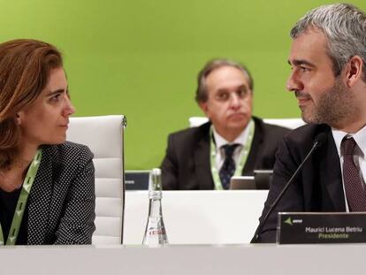 Marta Bardon Fern&aacute;ndez Pacheco y Maurici Lucena en la junta de Aena.