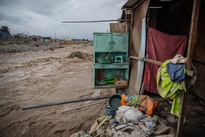 Una casa precaria que fue desalojada a tiempo antes de que la arrasara el río Chillón, que pasa por Lima. Está en el distrito de Comas, donde varias casas fueron destruidas.