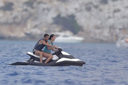 También se han dado paseos en moto acuática ante los fotógrafos en aguas de Ibiza.