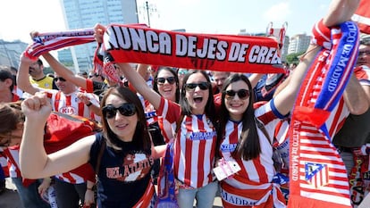 El fútbol es emoción. Cada aficionado vive la pasión a su manera.