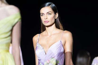 La modelo Joana Sanz en un desfile de Hannibal Laguna en 2018.