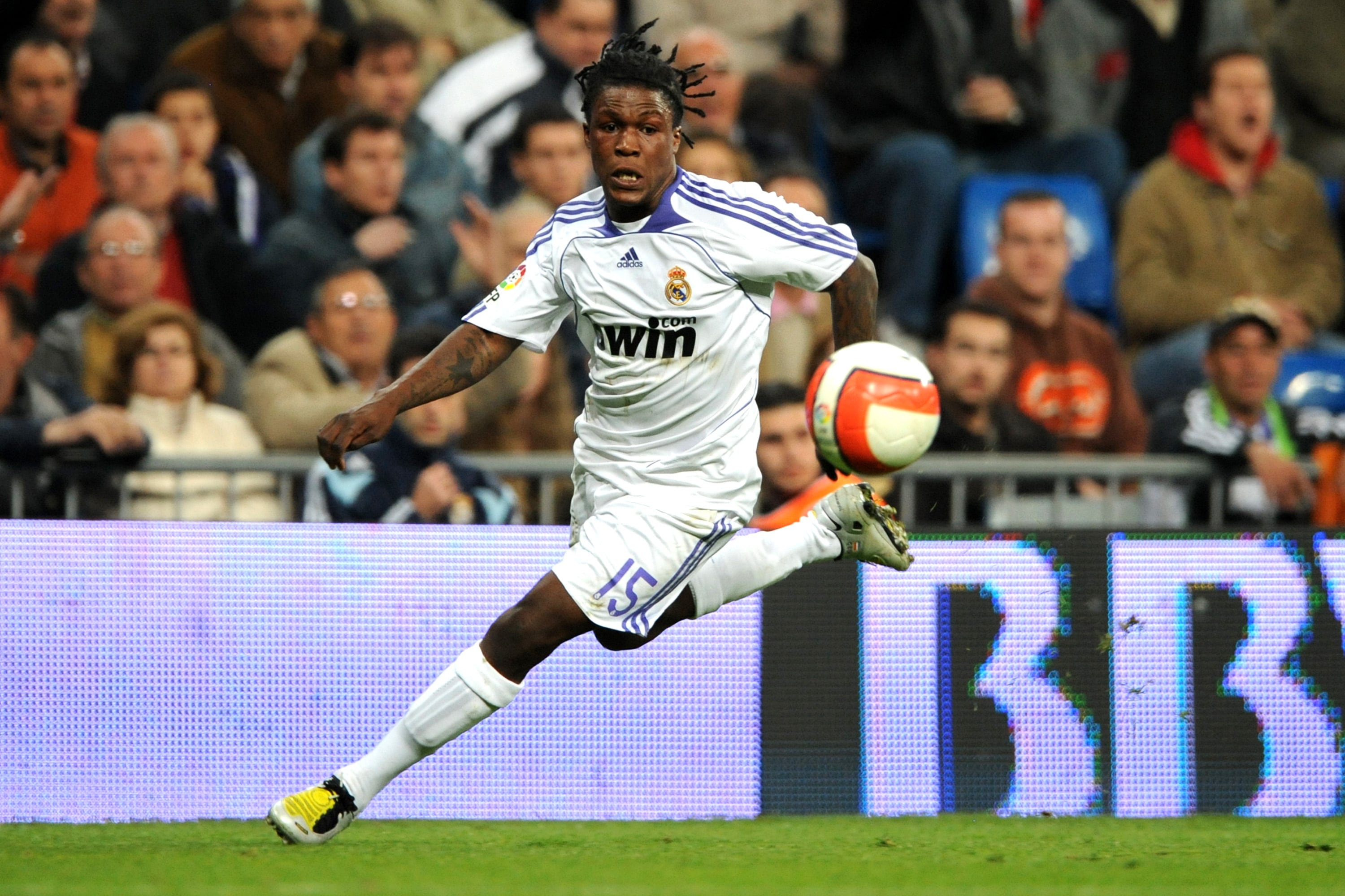Royston Drenthe, in 2008 during a Real Madrid match.