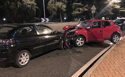 Un accidente con colisión frontal provocado por un vehículo kamikaze cuya conductora triplicaba la tasa de alcohol.