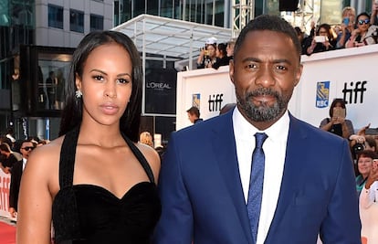 Idris Elba e sua noiva, Sabrina Dhowre, no Festival de Toronto em 2017.