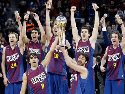 Los jugadores del Barcelona celebran la victoria