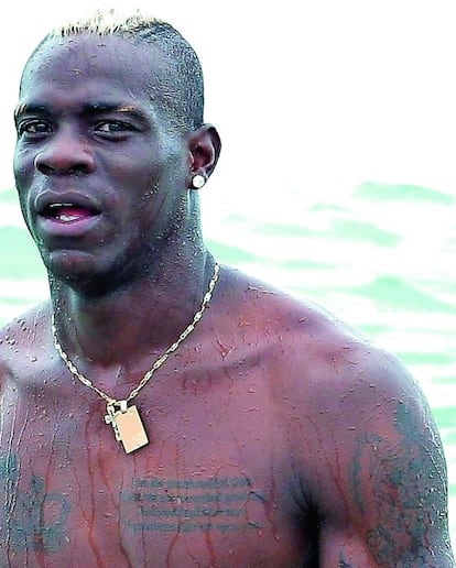 Balotelli exagerou nas frases subordinadas.