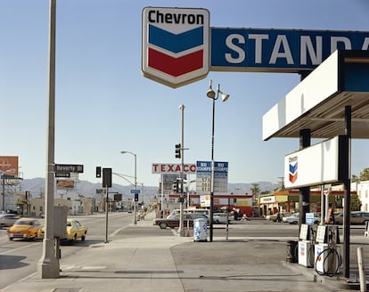 Beverly Boulevard and La Brea Avenue, Los Ángeles, California, 21 junio, 1975

 