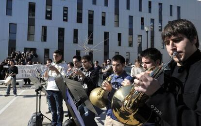 Los estudiantes de conservatorio protestaron en Valencia en febrero del pasado año por los recortes.