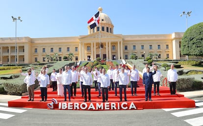 Foto Oficial de la XXVIII Cumbre Iberoamericana de Jefas y Jefes de Estado y de Gobierno, en Santo Domingo, República Dominicana, en 2023.