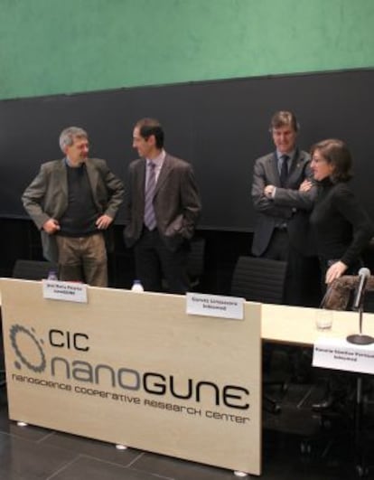 De izquierda a derecha, Alexander Bittner, José María Pitarke, Gurutz Linazasoro y Rosario Sánchez, ayer en San Sebastián.