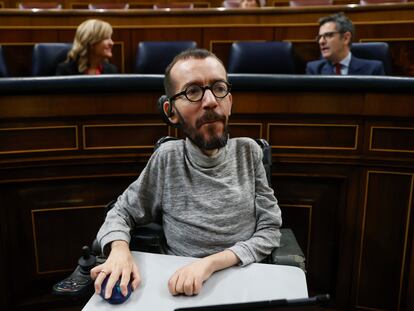 El portavoz de Unidas Podemos, Pablo Echenique, en un pleno del Congreso, delante de la bancada del Gobierno.