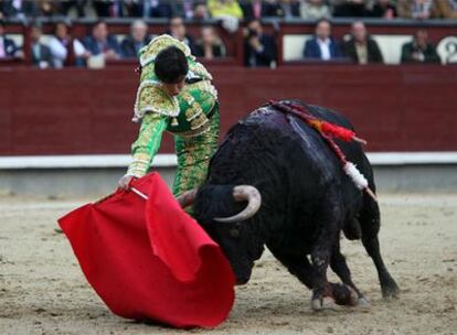 Miguel Ángel Perera, en la corrida de ayer de Las Ventas.