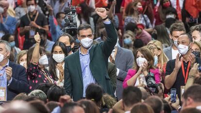 El presidente del Gobierno, Pedro Sánchez, en la clausura del 40º congreso federal del partido, en la Feria de Valencia, este domingo.