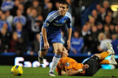 Oriol Romeu, en un partido con el Chelsea.