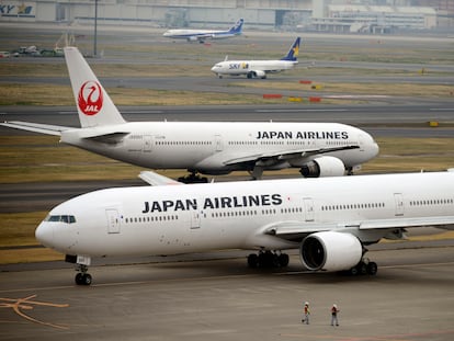 Dois Boeings 777 da Japan Airlines, no aeroporto Haneda, de Tóquio, em 2014.