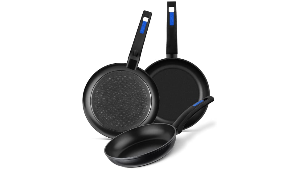 Juego de tres sartenes de aluminio forjado, de Monix.